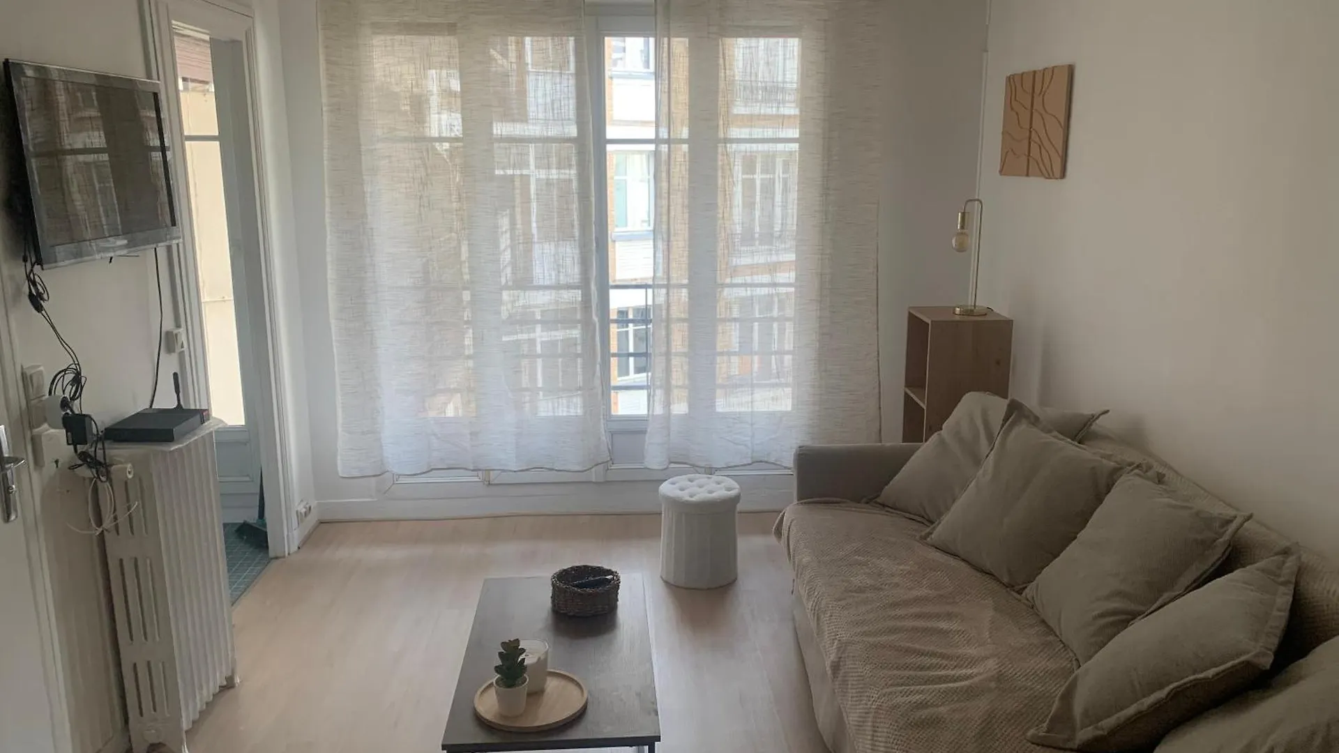 Studio Porte Maillot contacts